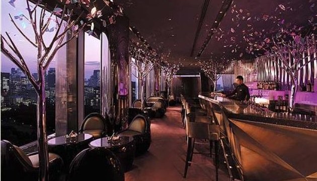 Κατακτώντας τους ουρανούς Album | The Food & Leisure Guide