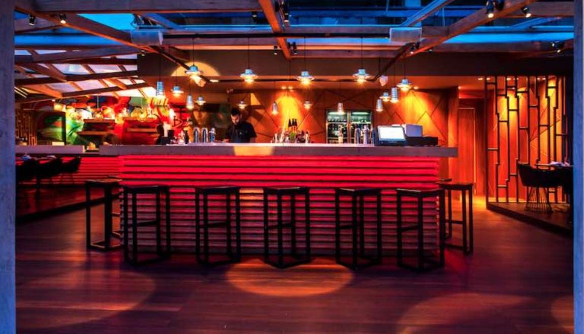 K FOR KIKU VOULIAGMENI: ΣΤΑ ΦΟΡΤΕ ΤΟΥ ΜΕ ΤΑ COCKTAIL ΤΟΥ ΒΑΣΙΛΗ ΡΟΥΣΣΟΥ | The Bars
