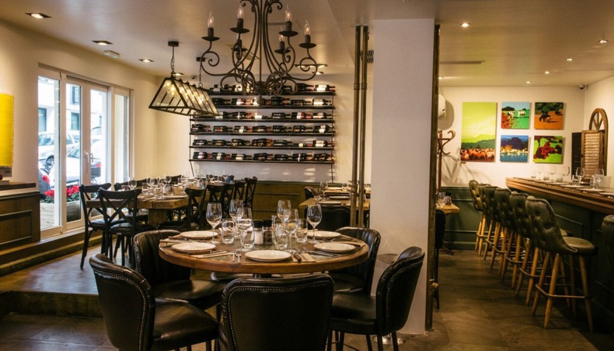 ΦΑΡΜΑ ΜΠΡΑΛΟΥ ΕΣΤΙΑΤΟΡΙΟ: ΝΕΑ ΔΥΝΑΜΙΚΗ ΜΕ ΕΛΛΗΝΙΚΟ ΤΑΜΠΕΡΑΜΕΝΤΟ ΑΠΟ ΤΟ ΓΙΑΝΝΗ ΛΙΟΚΑ | Κριτικές Εστιατορίων