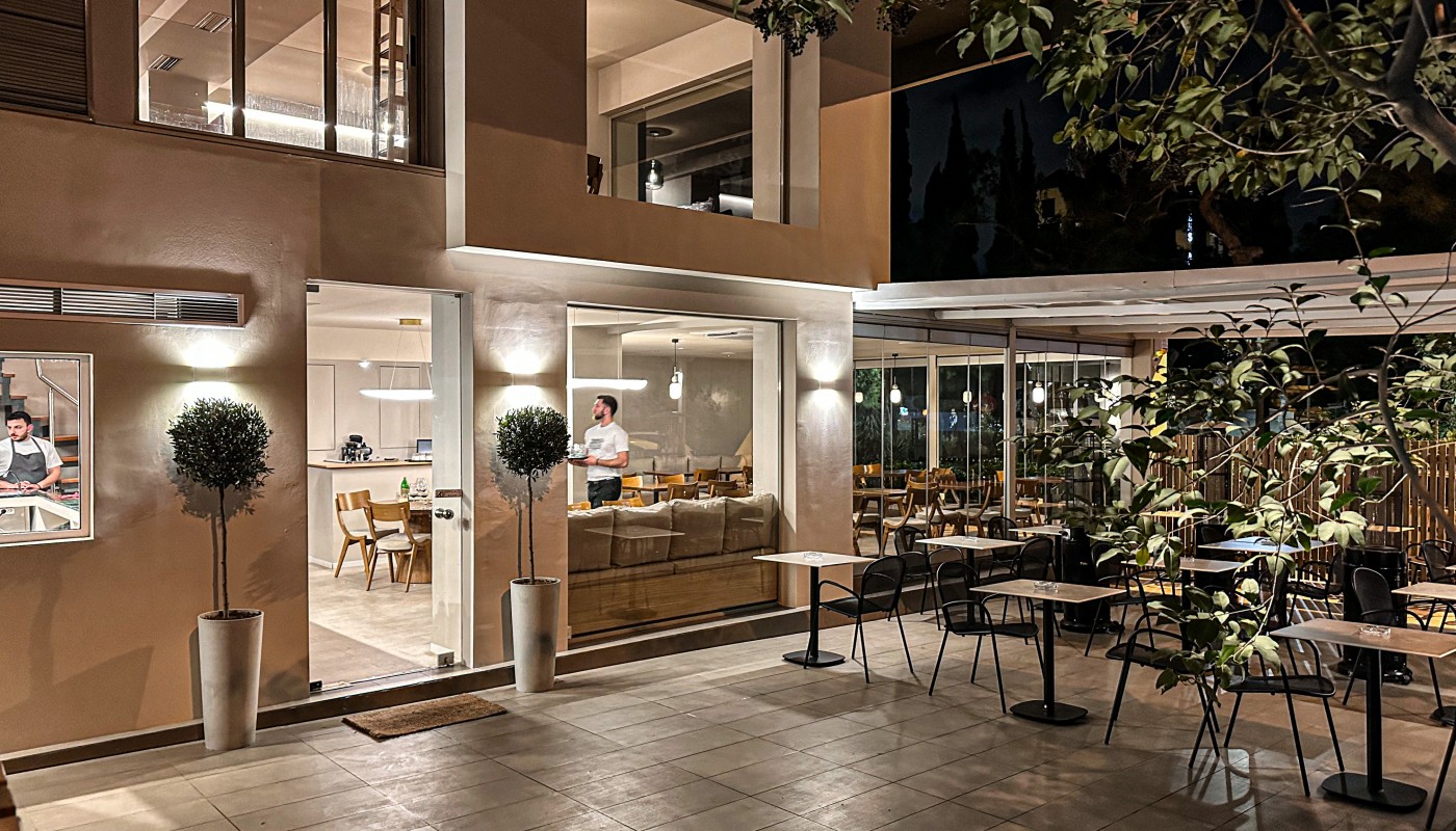 MONK’S BEARD: ΤΟ ΕΣΤΙΑΤΟΡΙΟ ΤΟΥ ΑΛΕΞΑΝΔΡΟΥ ΚΑΡΑΚΑΤΣΑΝΗ ΣΤΟ ΝΕΟ ΚΟΣΜΟ ΑΞΙΖΕΙ ΝΑ ΣΥΖΗΤΗΘΕΙ | Νέα