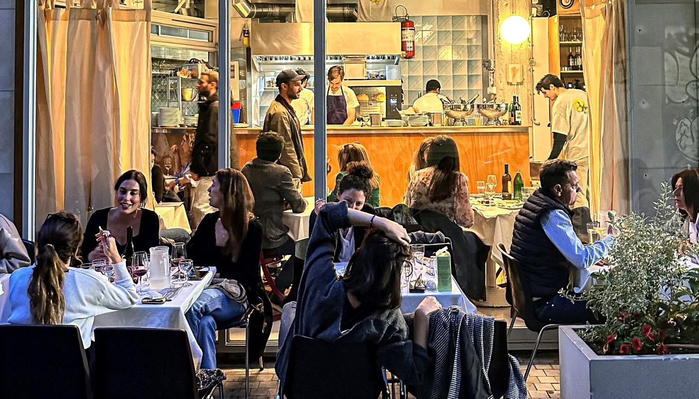 WINE IS FINE: ΤΟ ΝΕΟ SUCCESS STORY ΤΗΣ ΑΘΗΝΑΪΚΗΣ ΣΚΗΝΗΣ | Κριτικές Εστιατορίων