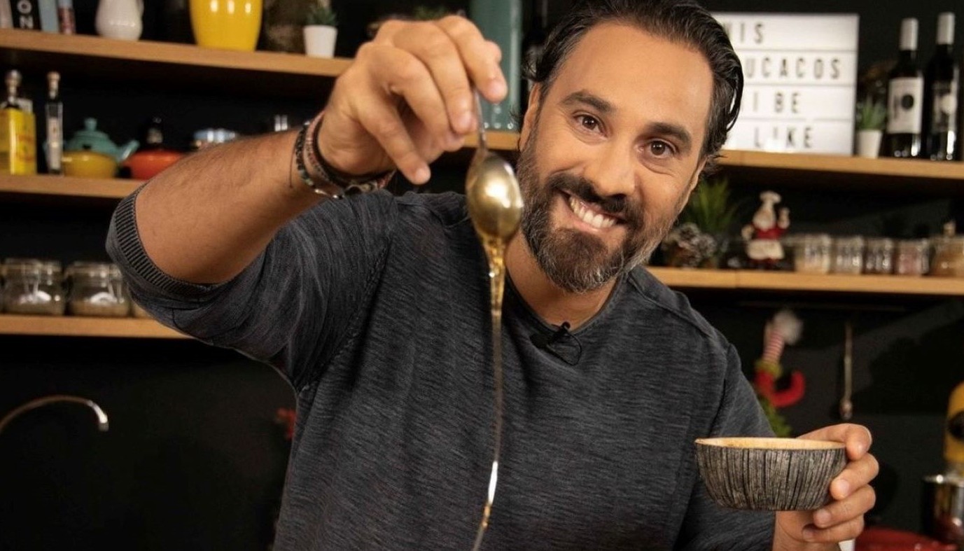 ΓΙΑΝΝΗΣ ΛΟΥΚΑΚΟΣ: «ΣΤΗΝ ΑΘΗΝΑ ΕΧΟΥΜΕ ΠΛΕΟΝ ΕΣΤΙΑΤΟΡΙΑ ΠΟΥ ΕΙΝΑΙ ΑΝΤΑΞΙΑ ΤΟΥ ΕΞΩΤΕΡΙΚΟΥ» | Θέματα