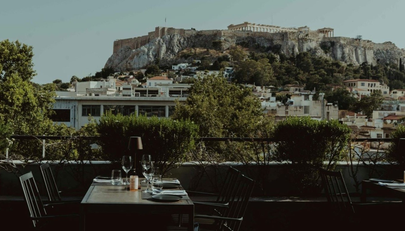 THE ZILLERS: Ο ΠΑΥΛΟΣ ΚΥΡΙΑΚΗΣ ΟΔΗΓΕΙ ΤΟ ΕΣΤΙΑΤΟΡΙΟ ΣΕ ΝΕΕΣ ΚΟΡΥΦΕΣ | Κριτικές Εστιατορίων