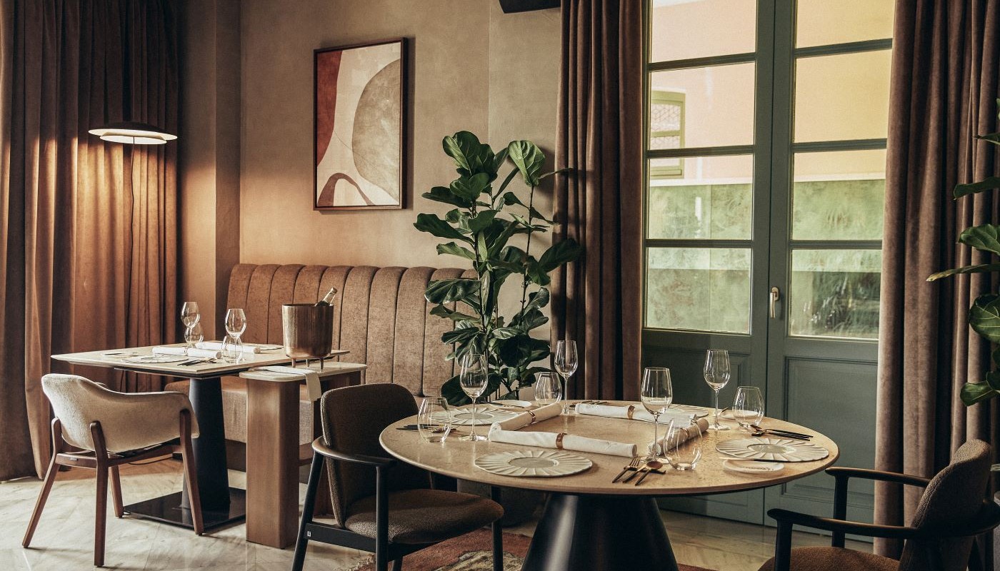 MAKRIS ATHENS: ΜΕ ΤΟΝ ΠΕΤΡΟ ΔΗΜΑ ΤΟ ΕΣΤΙΑΤΟΡΙΟ ΣΥΝΕΧΙΖΕΙ ΝΑ ΔΙΑΠΡΕΠΕΙ | Κριτικές Εστιατορίων