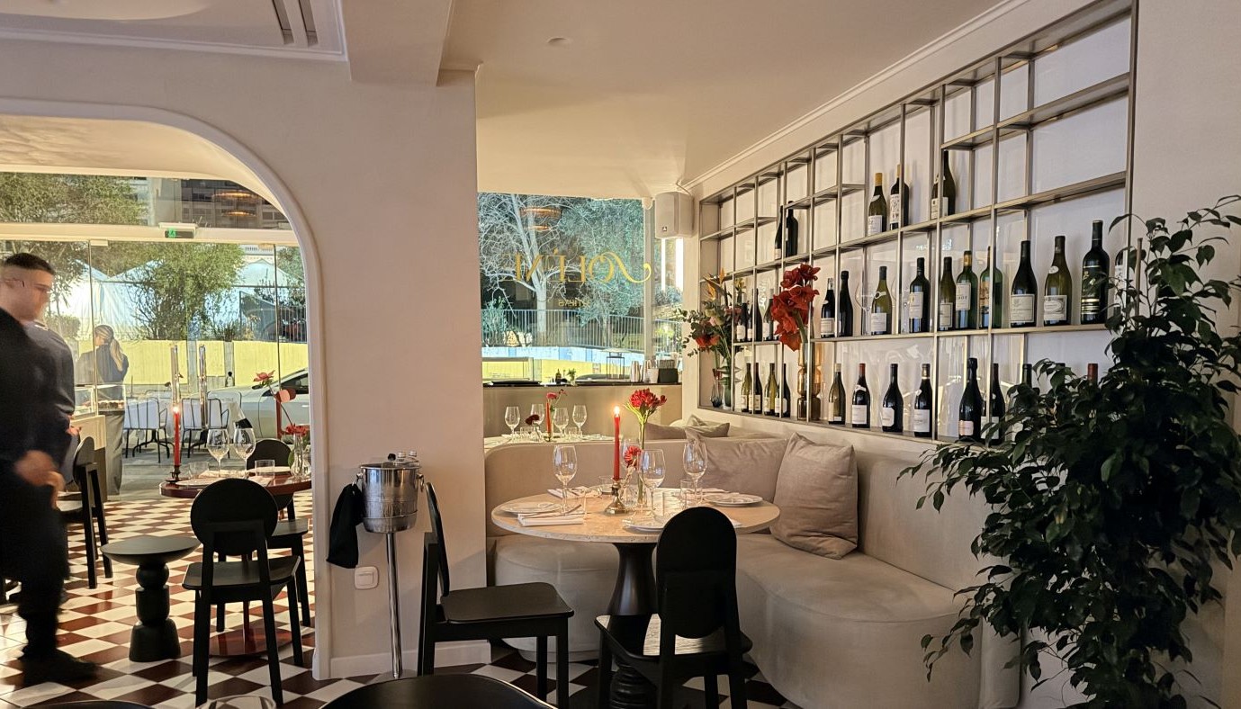 SOLENE, ΕΝΑ ΓΟΗΤΕΥΤΙΚΟ, ΜΟΝΤΕΡΝΟ BISTROT ΜΕ ΒΑΡΙΕΣ ΥΠΟΓΡΑΦΕΣ ΣΤΟ ΚΕΝΤΡΟ | Νέα