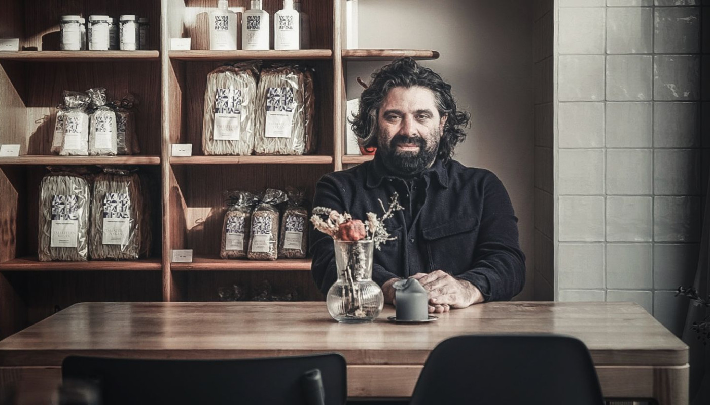 KONSTANTIN FILIPPOU: Ο ΣΕΦ ΠΟΥ ΔΕΝ ΗΘΕΛΕ ΝΑ ΓΙΝΕΙ ROCK STAR | Θέματα