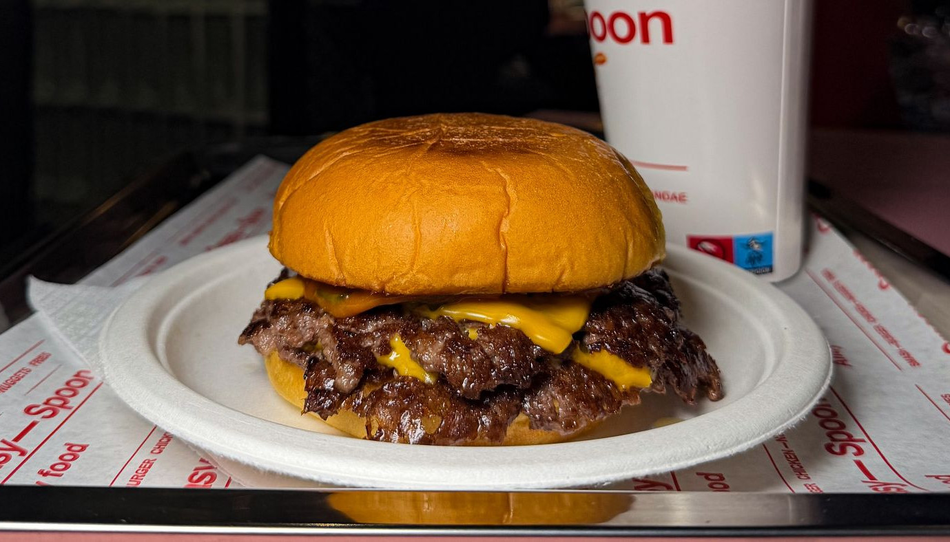 GREASY SPOON: ΕΝΑ ΝΕΟ ΚΑΙ ΠΟΛΥ ΔΥΝΑΤΟ SMASHED ΣΤΟ ΠΑΓΚΡΑΤΙ | Βρώμικα Μυστικά